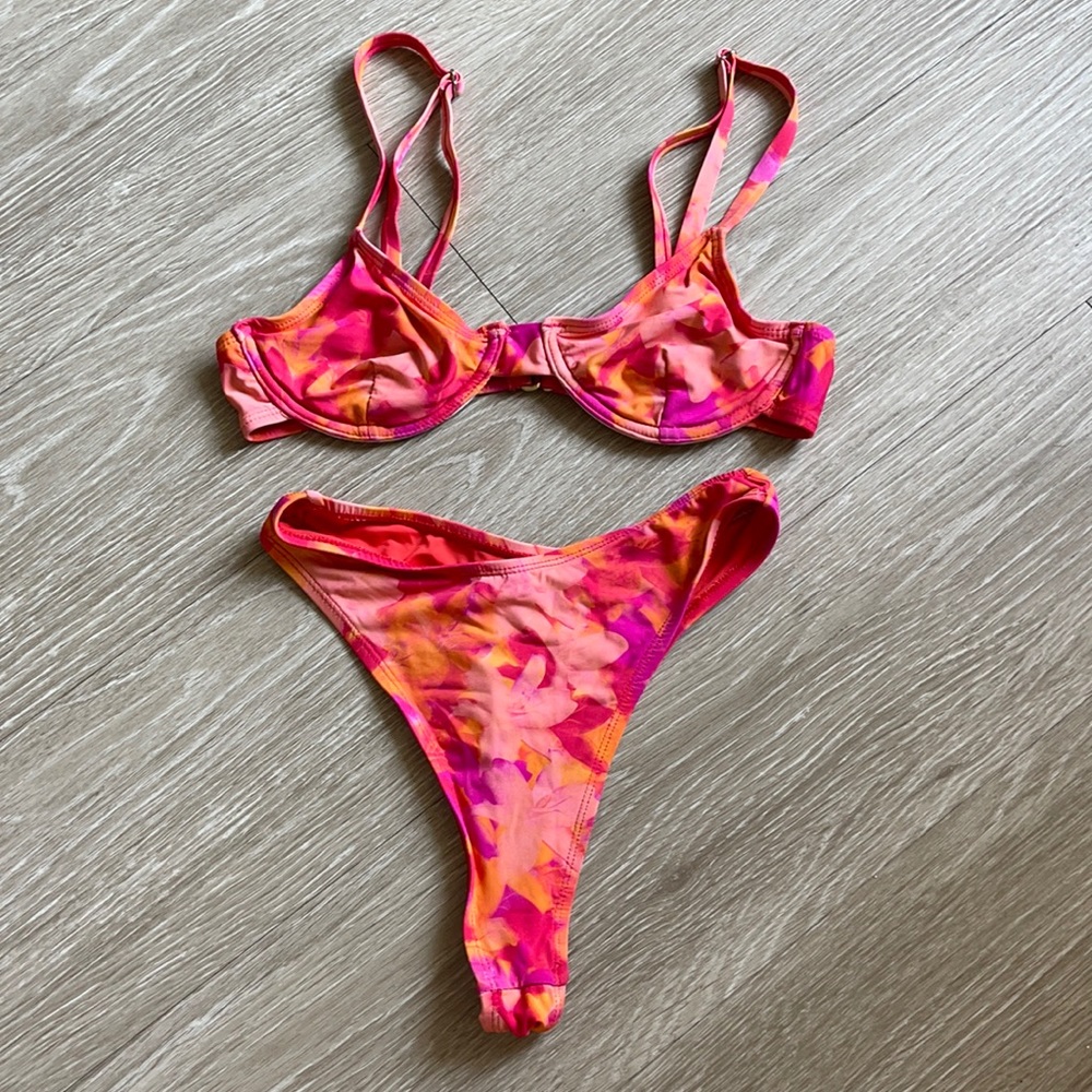 437 bikini